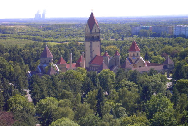 View of Suedfriedhof from Voelkerschlactdenkmal.jpg