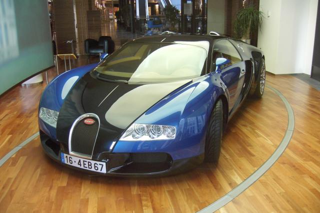 Check it out: A Veyron 16/4 in Berlin!!!