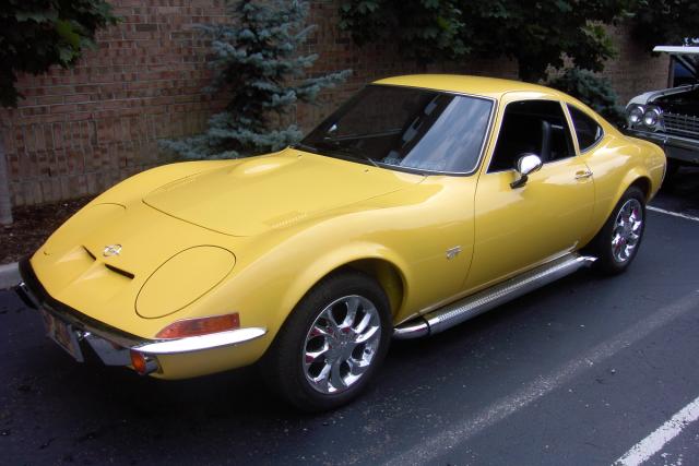 Opel GT (nice sidepipes!)