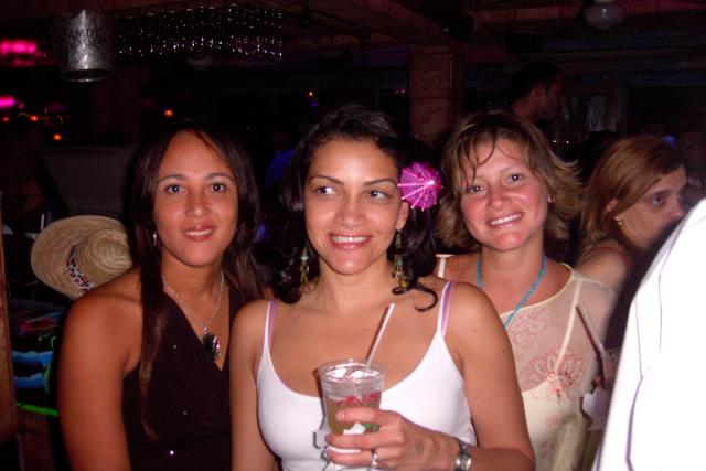 So these are the Colombian girls I salsa danced with at Mango's Tropical Cafe in South Beach.